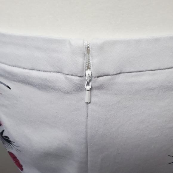 💥3 for $15💥Reitmans white floral skirt 4 petite - Picture 5 of 7